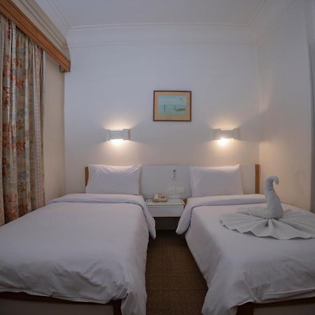 Cleopatra Hotel Aswan Bagian luar foto