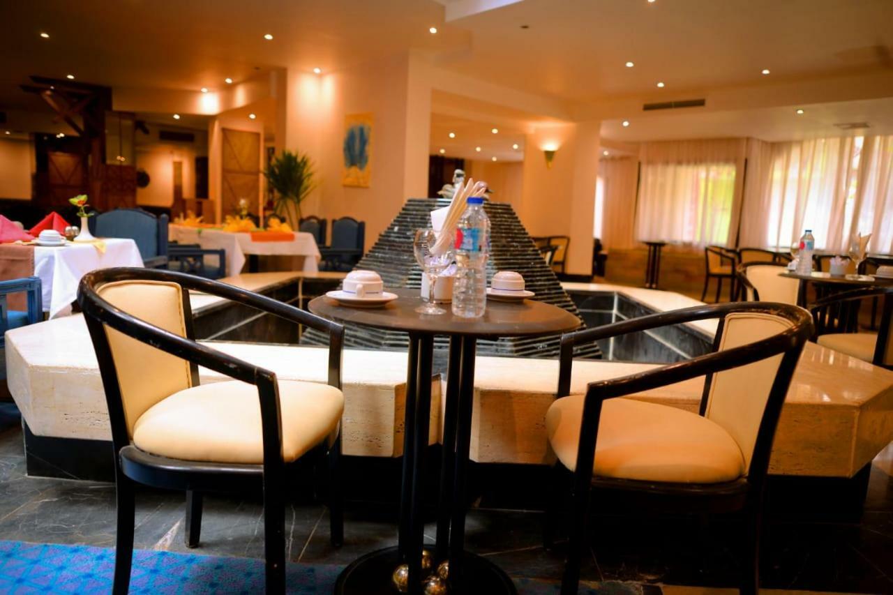 Cleopatra Hotel Aswan Bagian luar foto